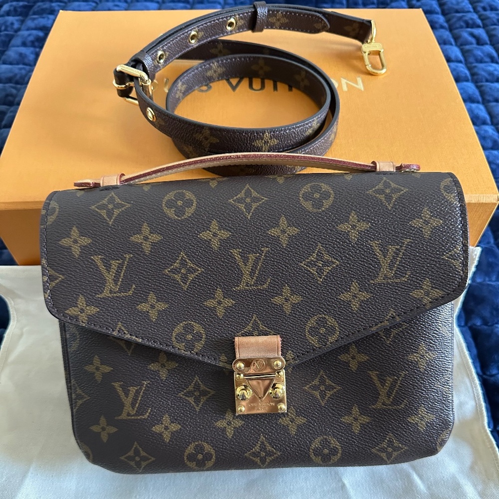 Authentic Louis Vuitton Pochette Métis